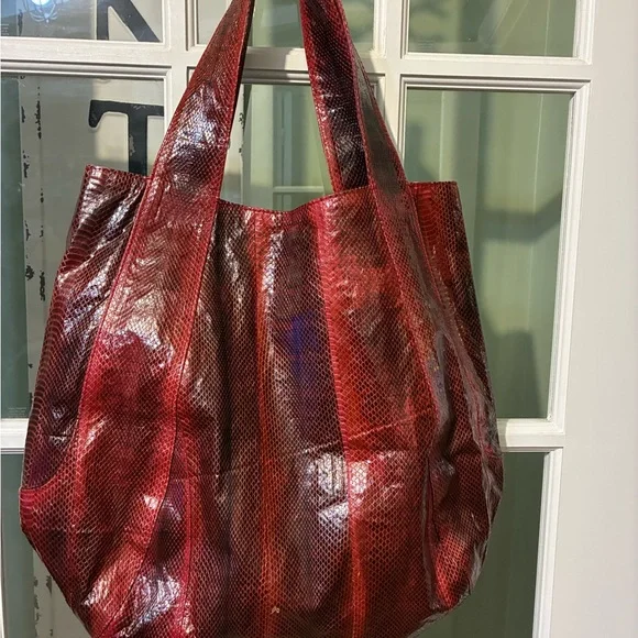 BEIRN Red Snack skin Large Hobo Bag - Picture 2 of 4